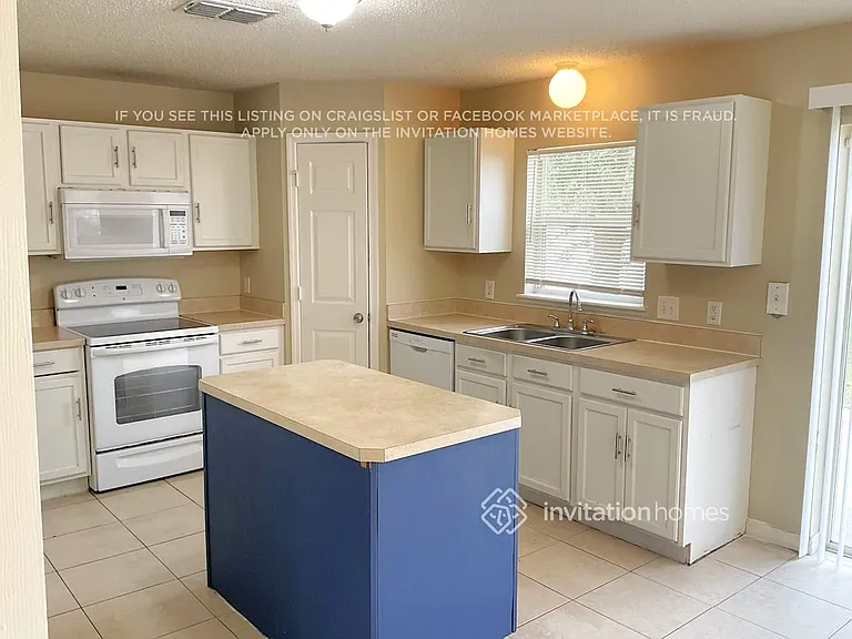 566 Kilimanjaro Dr — Photo 5