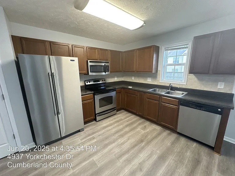 4937 Yorkchester Dr — Photo 8