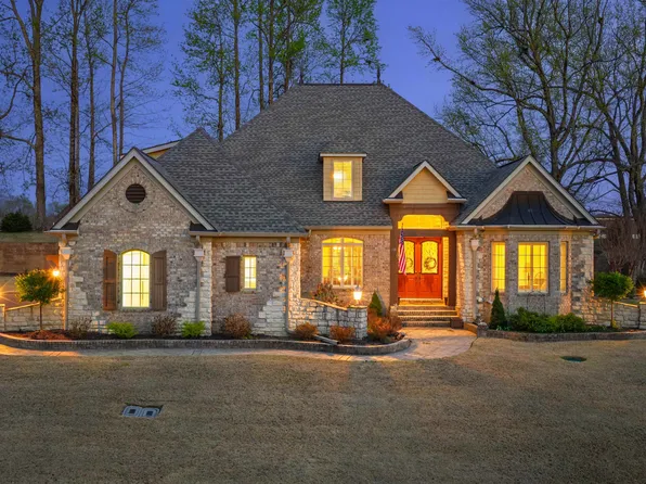 104 Lochmeade Dr, Atoka, TN 38004