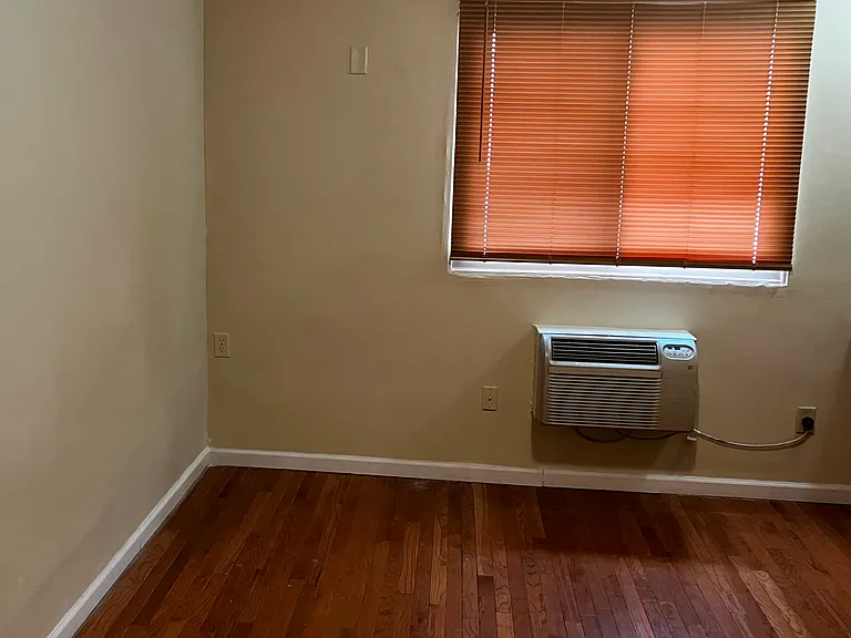 2828 James St #3 — Photo 5