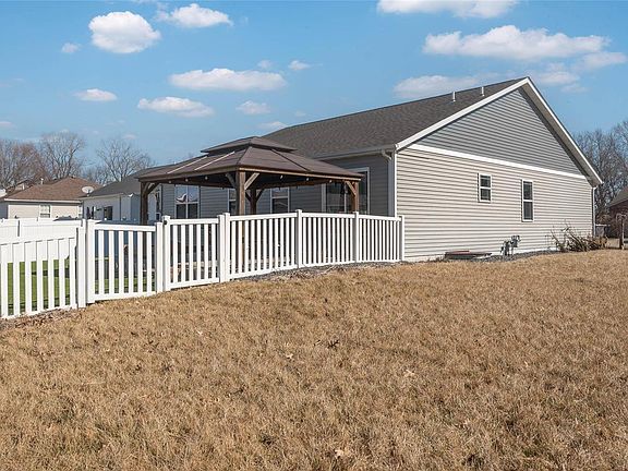 3rd image of 51 Steele Dr