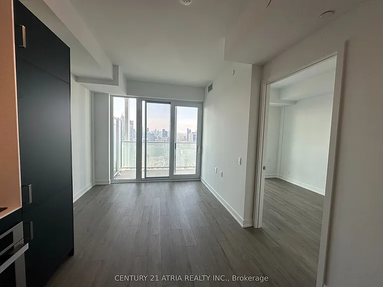 88 Queen St E #5615 — Photo 9