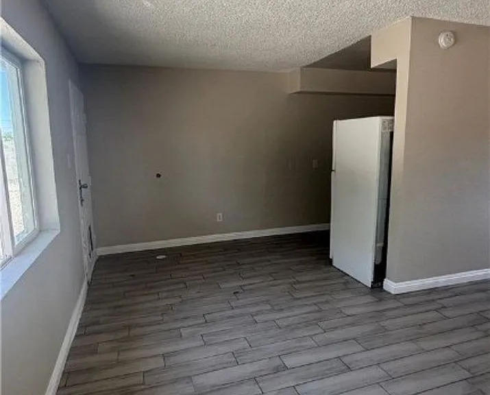 718 W Wilson Ave — Photo 5