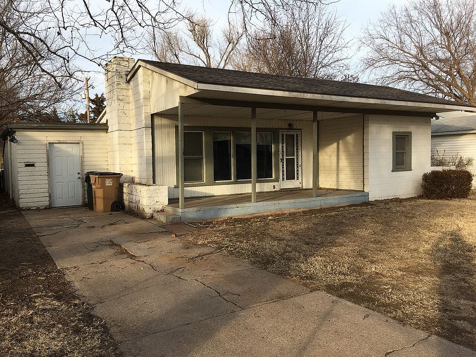 2nd image of 220 W 24th Ave