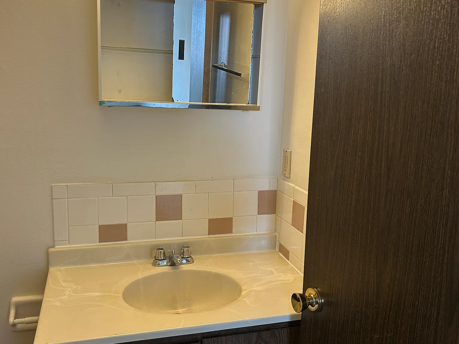 1 bed, 672 sqft, $850 — Photo 3