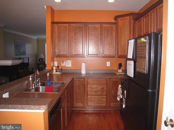 3rd image of 107 Coral Reef Ct