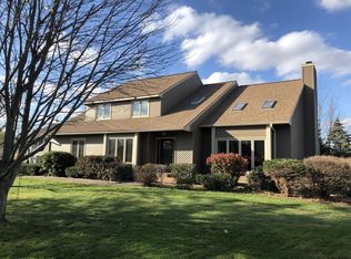 17 Blue Jay Way, Rexford, NY 12148