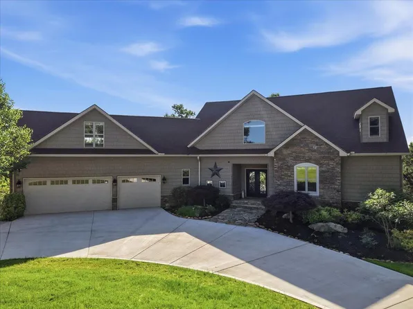 124 Cypress Dr, Dandridge, TN 37725