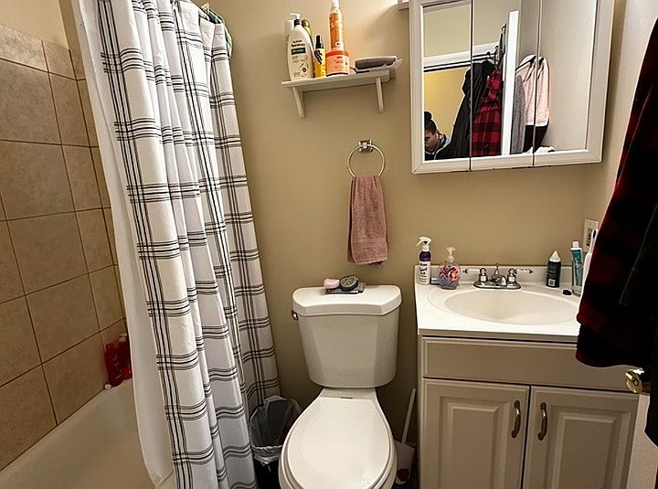 1st image of 17 Leeds St