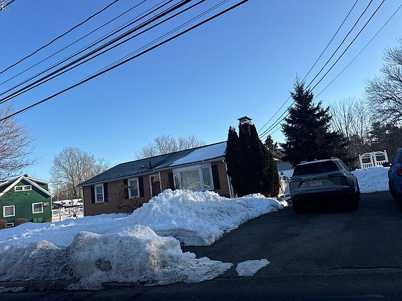 2nd image of 18 Old Nahant Rd