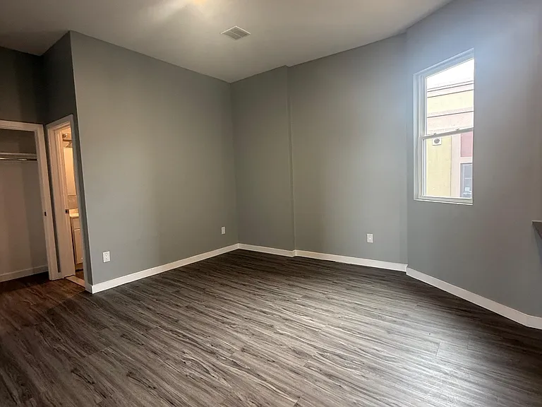 98 Clinton Ave #B402 — Photo 1
