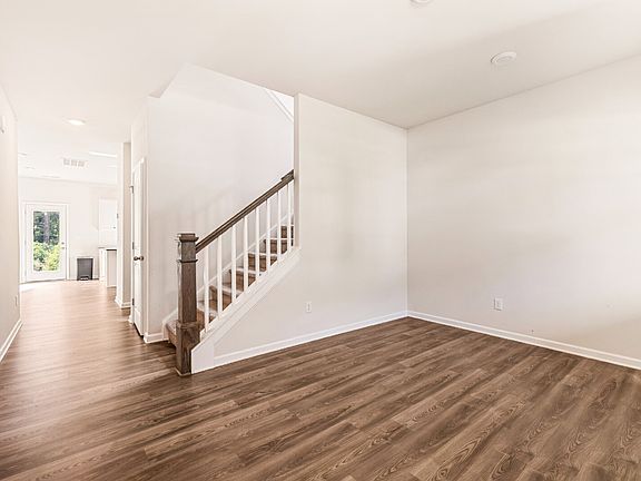 4th image of 2216 Sussex Rd
