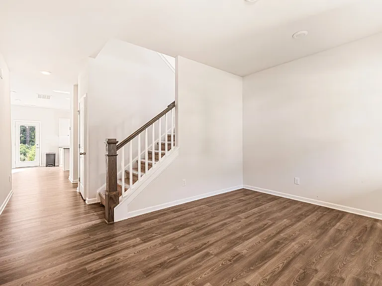 2216 Sussex Rd — Photo 4