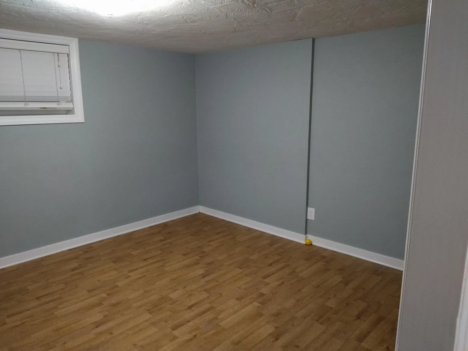 627 SW Davis Ave — Photo 3