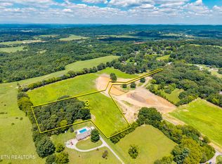 3 Saratoga Dr, Maryville, TN 37804
