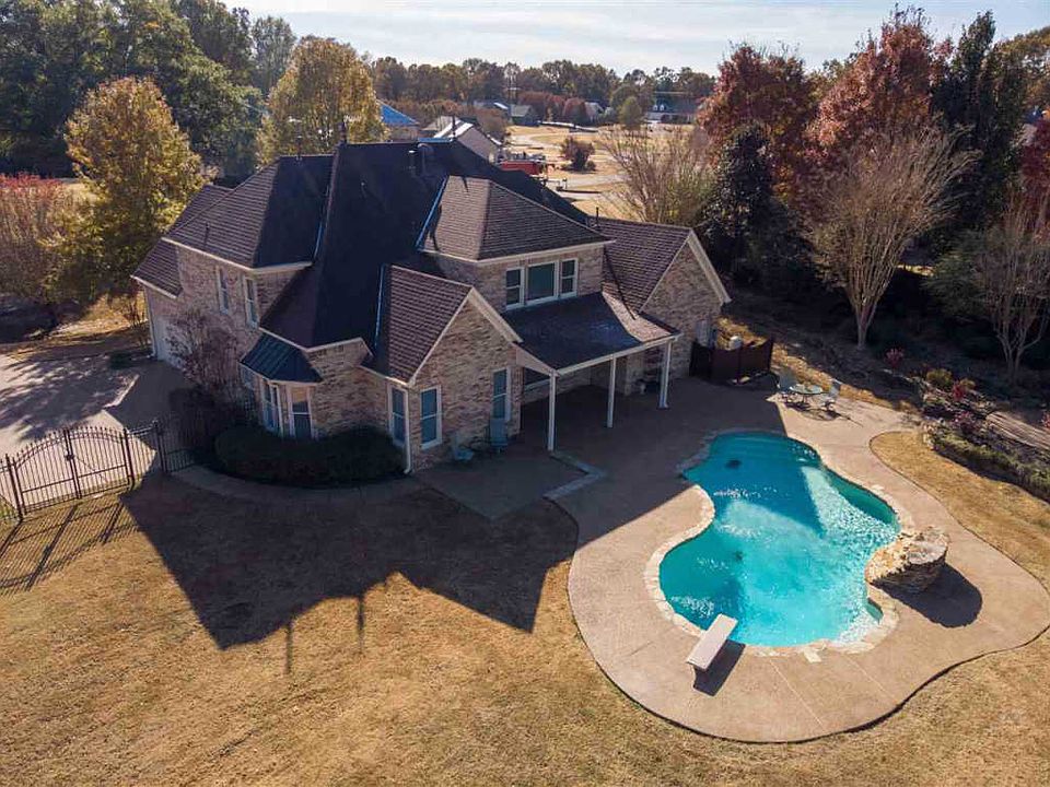 1st image of 25 Lake Mist Dr