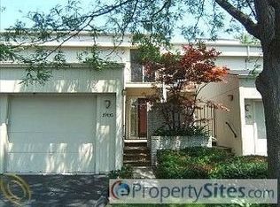 39430 Country Ln #1, Novi, MI 48375