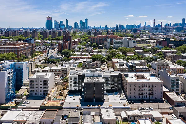 Sold by E Realty International Corp | media 5