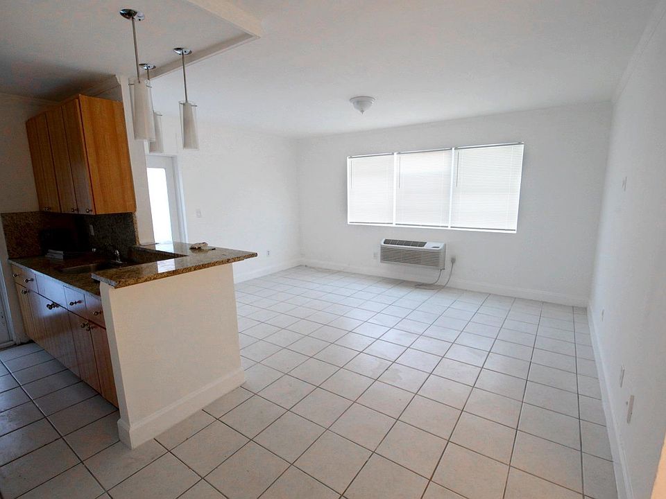 1st image of 7315 Byron Ave APT 9