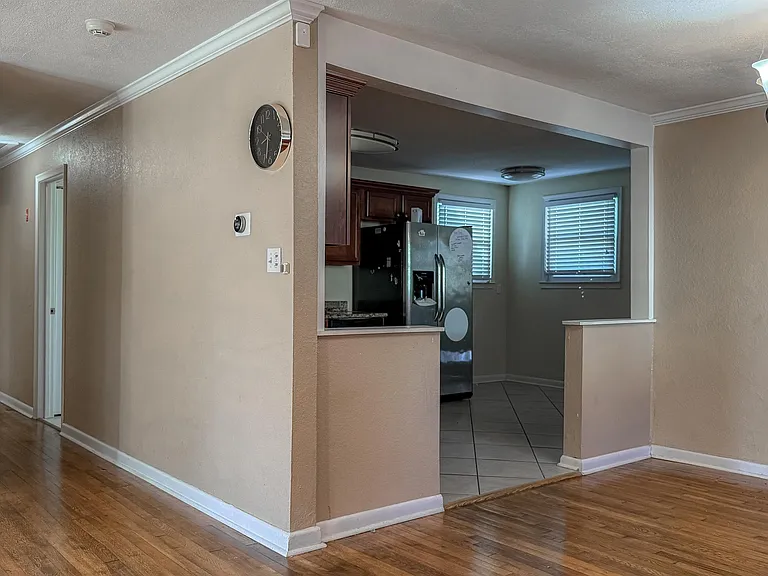 1346 Tallwood St — Photo 5