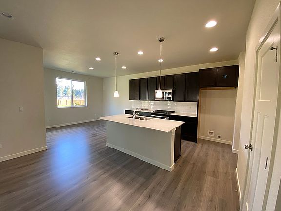 3rd image of 9006 Viola St SE