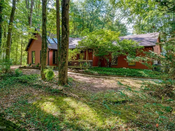 5044 Sherman Wood Dr, Kent, OH 44240