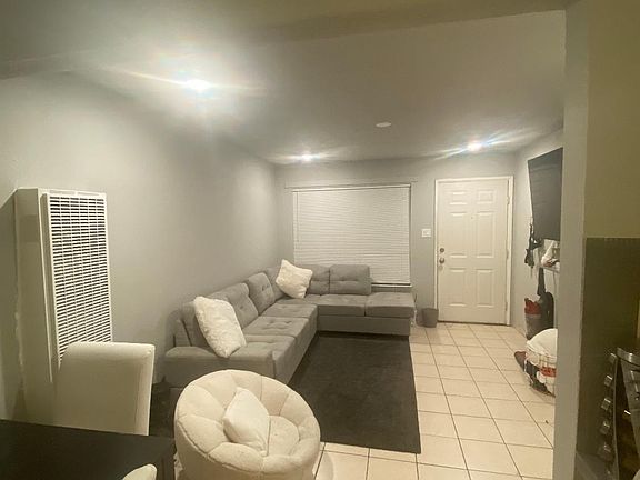 4th image of 615 3rd St #5