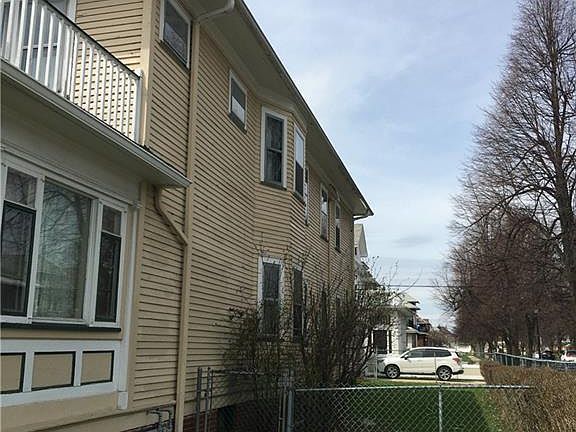 2nd image of 554 Tacoma Ave