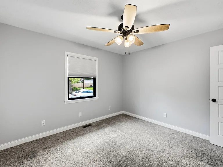 71 Forest Ave — Photo 41