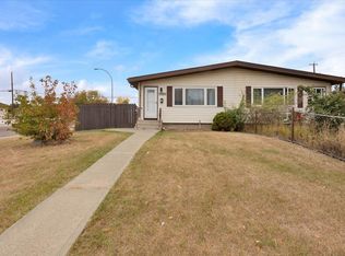 10822 134th Ave NW, Edmonton, AB T5E1K1