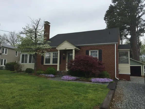 407 N 3rd St, Mebane, NC 27302