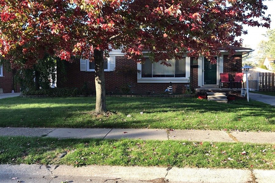 1st image of 21037 Alexander St