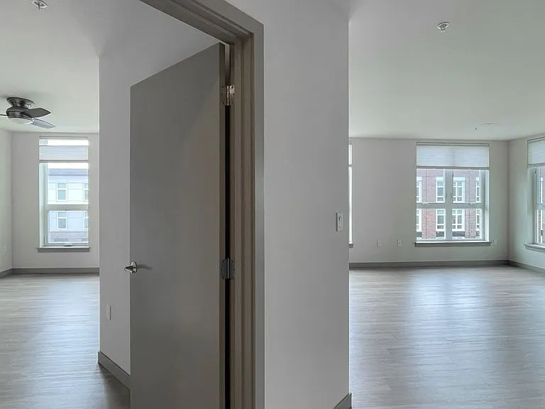Lexington Apartments — Photo 50
