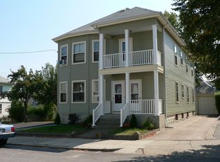 31 Primrose St, Pawtucket, RI 02860