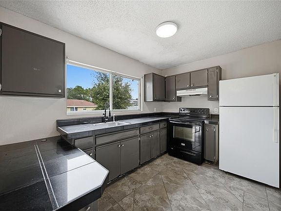 3rd image of 24 CEDAR TERRACE