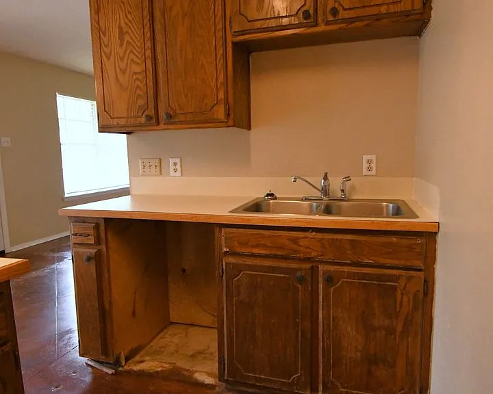 102 Parklane Dr — Photo 10