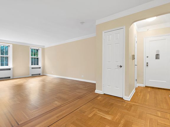 2nd image of 1 Jane St APT 3B