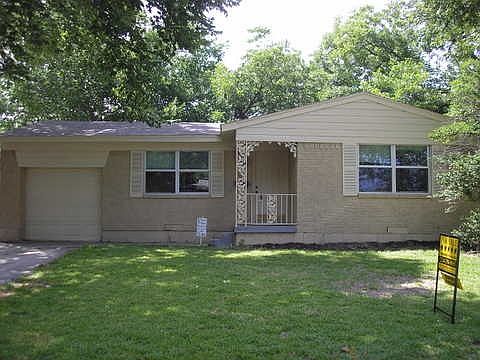 2nd image of 1315 Hillcrest St