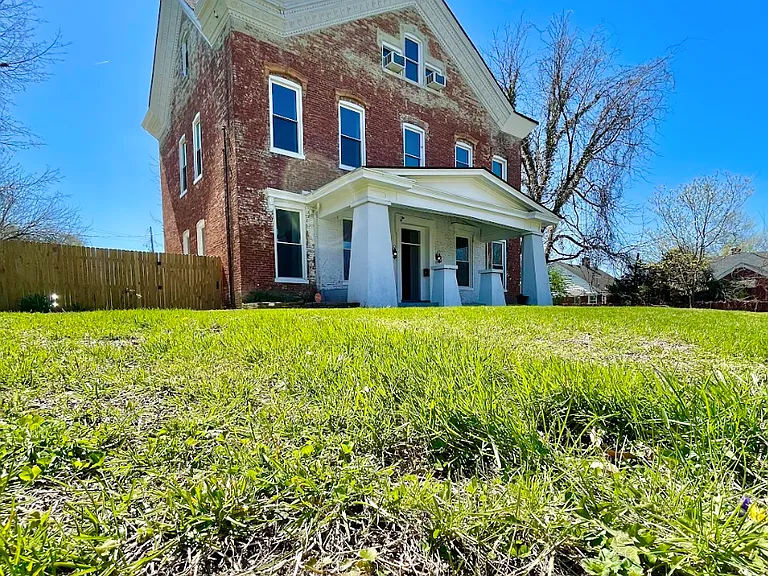 2630 W Burnett Ave #8 — Photo 13