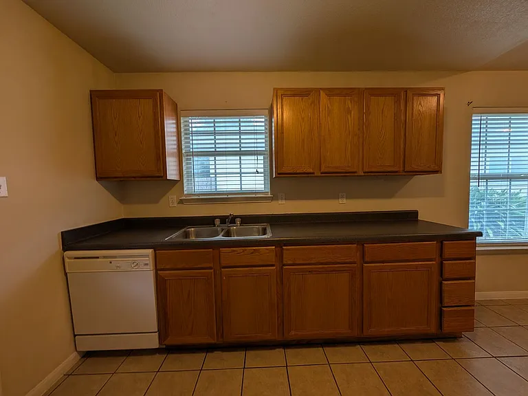 956 Misty Acres Dr — Photo 9