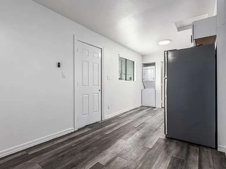 5517 N 27th Dr #15 — Photo 6