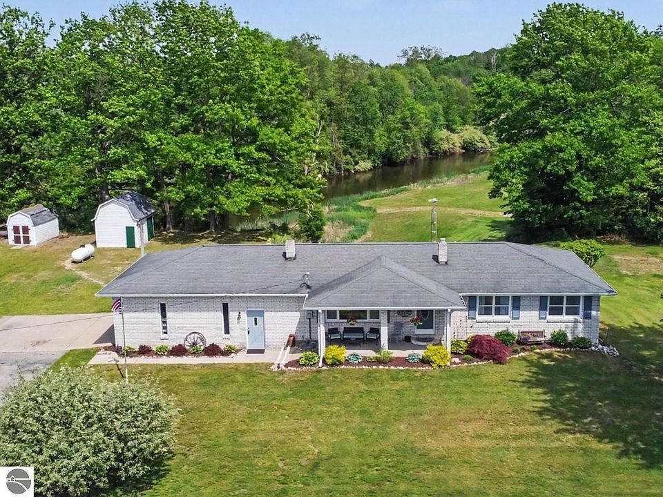 1st image of 4389 Pine River Rd