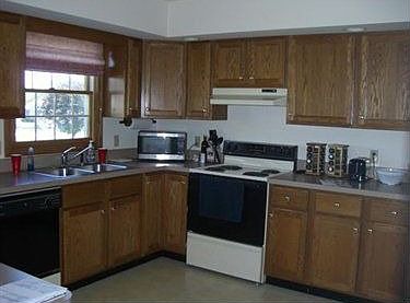 2nd image of 148 Hempfield Ave