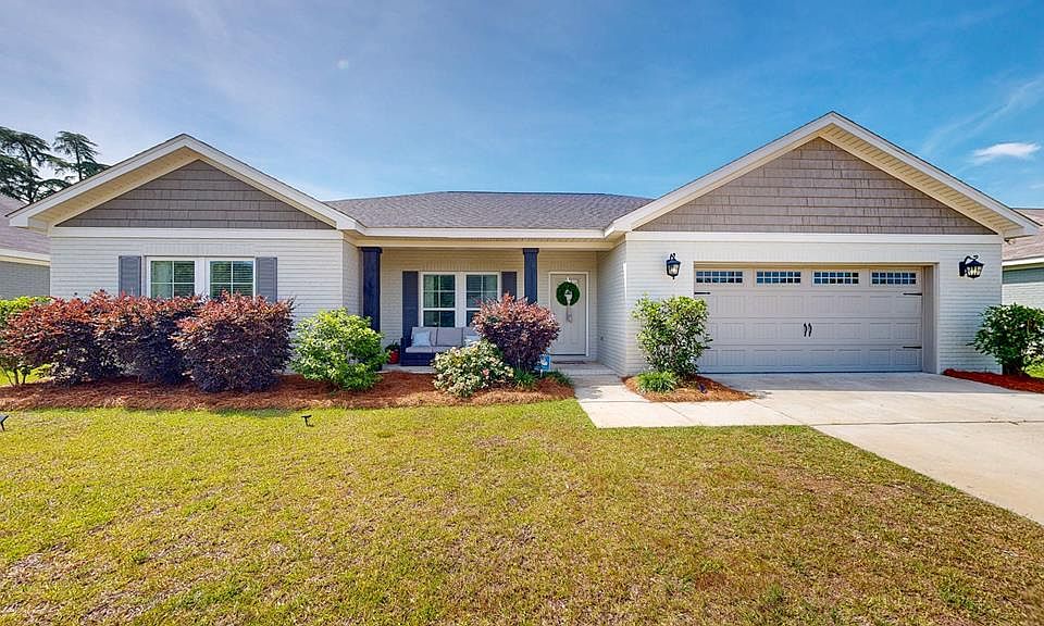 1st image of 103 Live Oak Ct