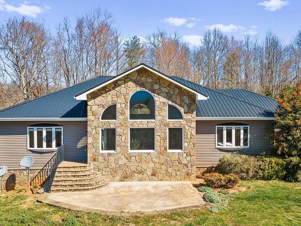 1st image of 185 Bonnie Lee Ln