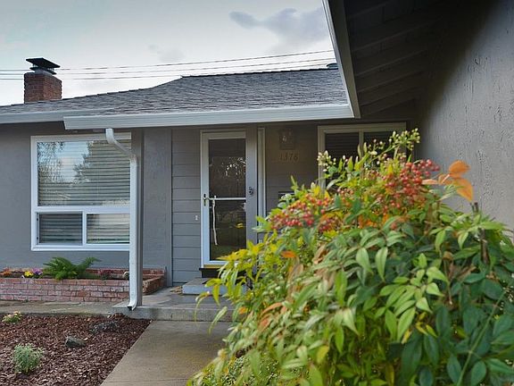 3rd image of 1378 Lansing Ave #0