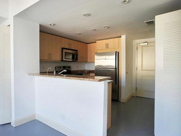5th image of 111 E Flagler St APT 701