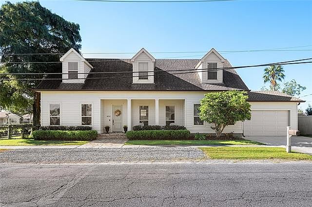 1st image of 400 Live Oak St