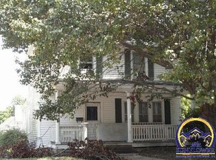 1152 SW Macvicar Ave, Topeka, KS 66604