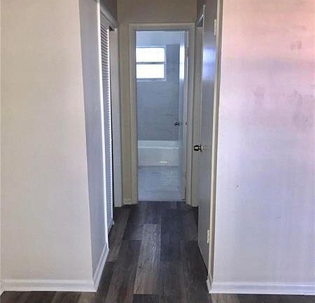 5th image of 125 SE 9th Ct #106